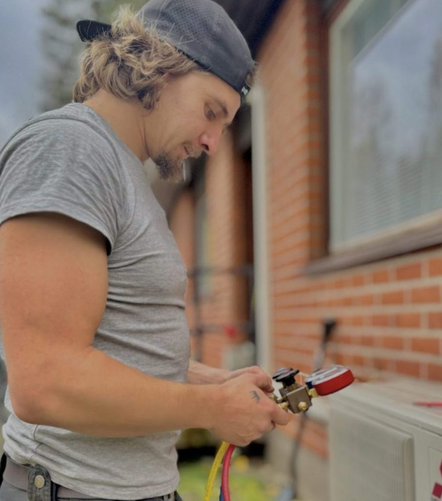 Yritys tarjoaa uusien ilmalämpöpumppujen asennuspalvelun